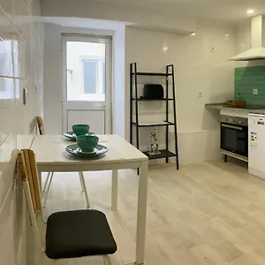 https://apt-heart-of.hotels-lisbon-portugal.com